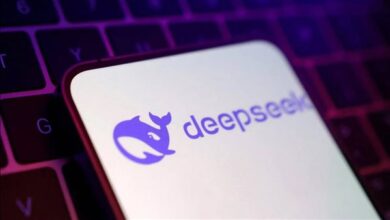 ديب سيك DeepSeek تثير ضجة في سوق الذكاء الاصطناعي: إليك آخر التطورات